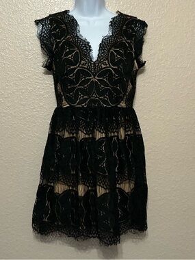 Blu Pepper Black Lace V-Neck Sleeveless Cocktail Dress